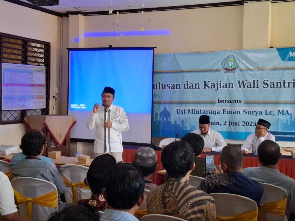 Santri Kelas 9 MTs WI Kebarongan Raih Kelulusan, Wali Santri Diberi Bekal Penting dalam Mendidik Anak